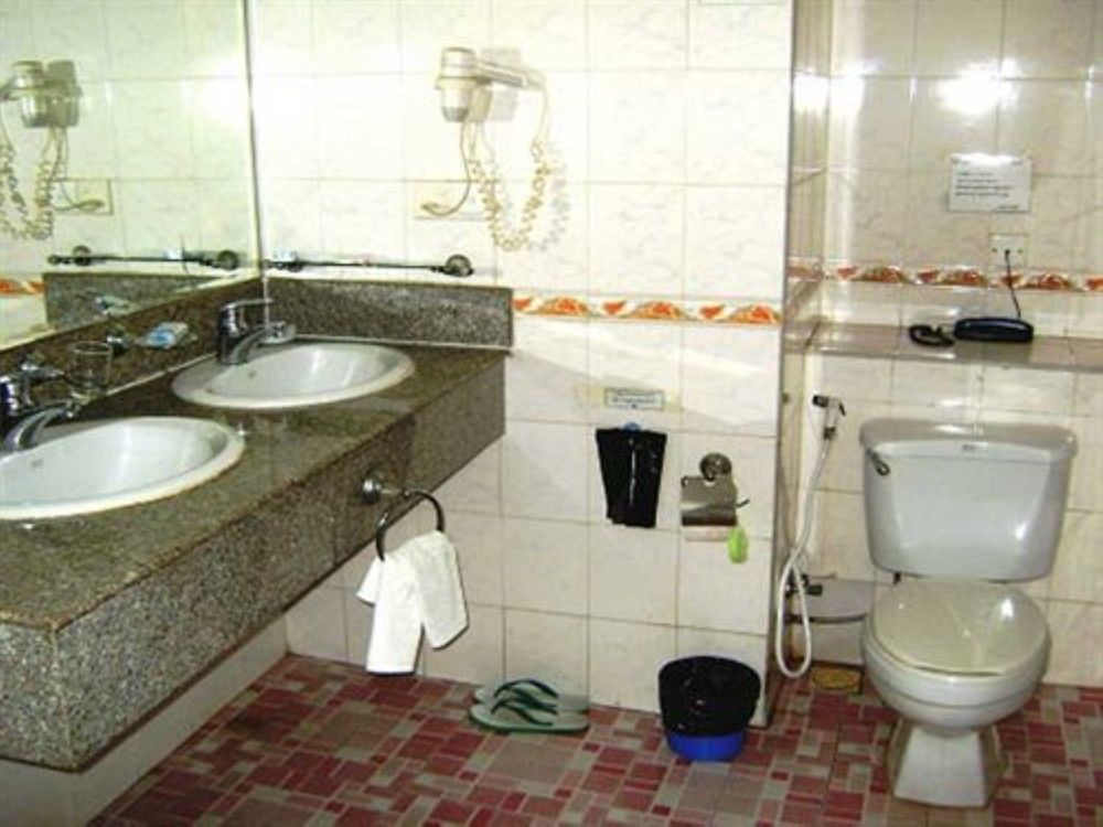 יאנגון Excel Palace Hotel מראה חיצוני תמונה